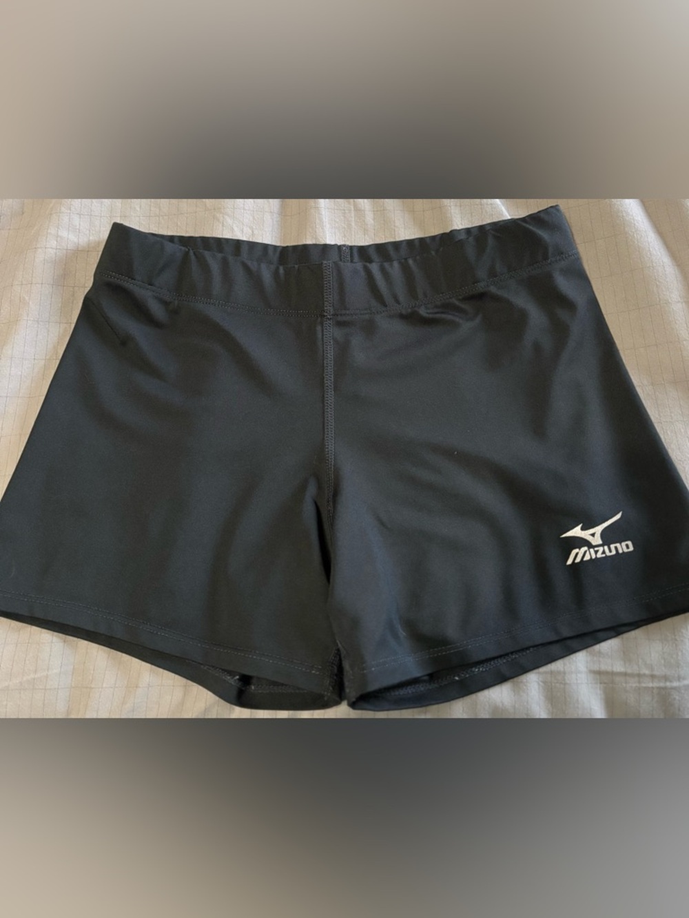 Mizuno volleyball shorts size medium. Black